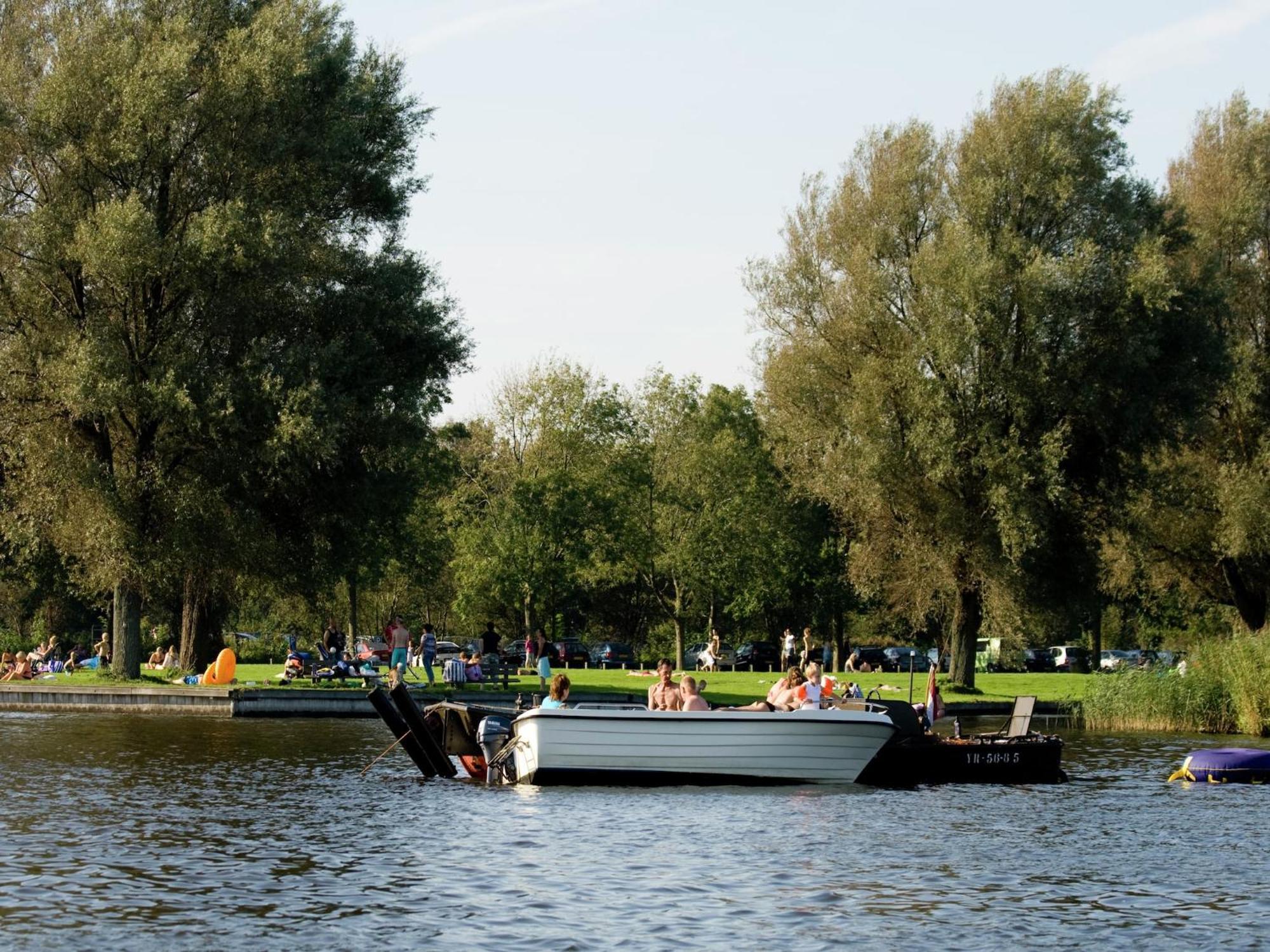 Lake-View Apartment Close To Amsterdam Uitgeest Eksteriør billede
