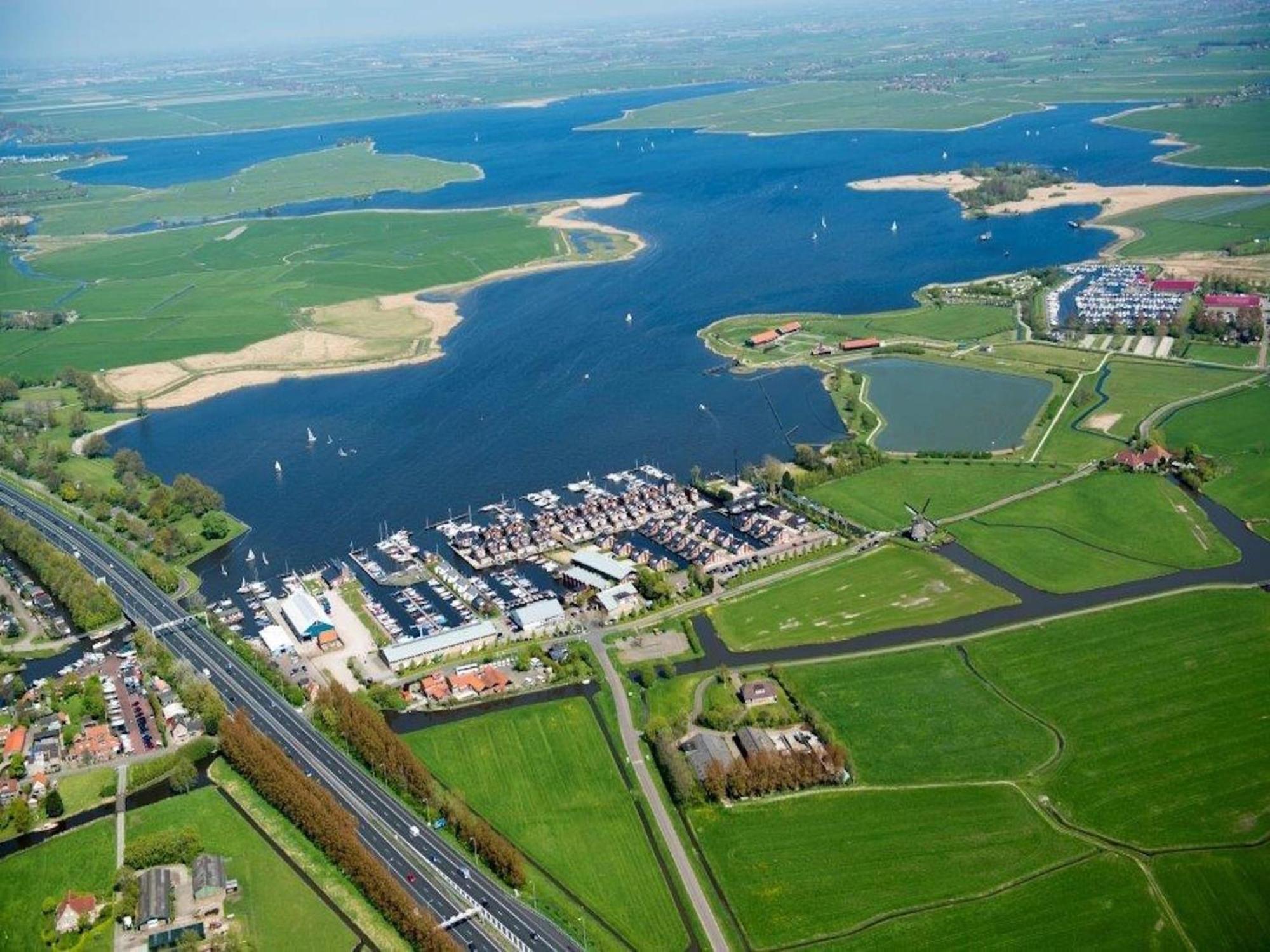 Lake-View Apartment Close To Amsterdam Uitgeest Eksteriør billede